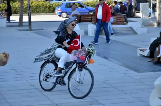 Çorum'da 'Süslü Kadınlar Bisiklet Turu' Çorum'da 'Süslü Kadınlar Bisiklet Turu'