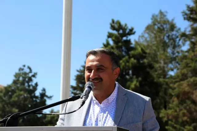 Develi'de Süslü Kadınlar Bisiklet Turu Yapıldı Develi'de Süslü Kadınlar Bisiklet Turu Yapıldı