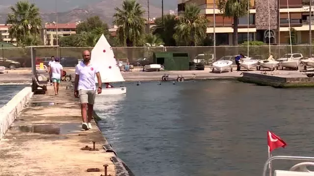 Dünya şampiyonu antrenör, yeni şampiyonlar yetiştiriyor Dünya şampiyonu antrenör, yeni şampiyonlar yetiştiriyor