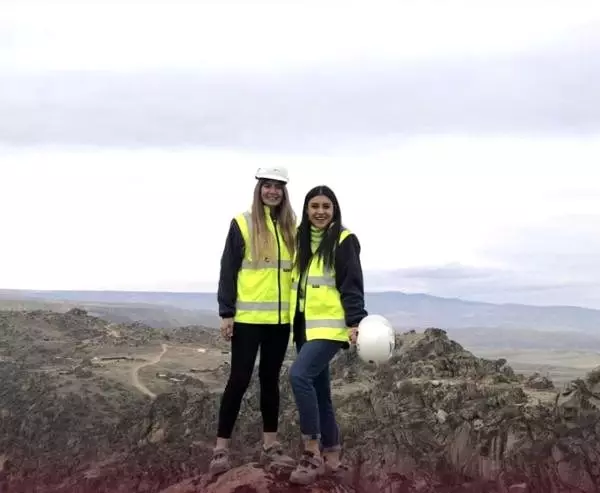 Ebru özdemir'den senaristlere çağrı: kadınları mühendisliğe teşvik için dizilerde kadın mühendis... Ebru özdemir'den senaristlere çağrı: kadınları mühendisliğe teşvik için dizilerde kadın mühendis...