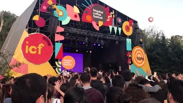 - İstanbul Kahve Festivali'ne Feridun Düzağaç damgası - İstanbul Kahve Festivali'ne Feridun Düzağaç damgası