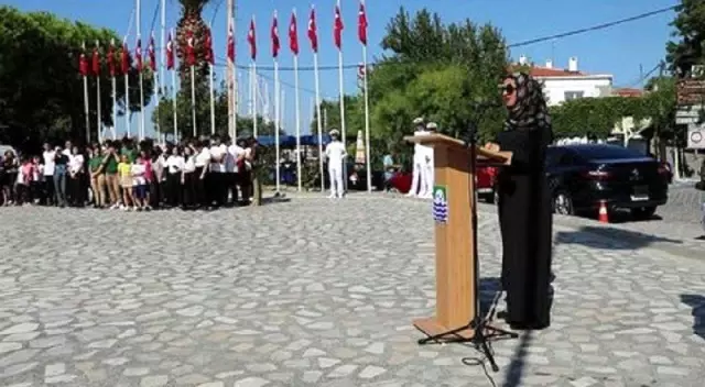 İzmir'de skandal: Başörtülü sunucu öğretmene akıl almaz tepki