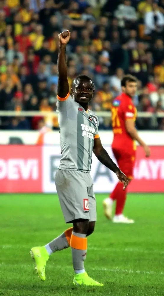 Jean Michael Seri ilk golünü attı Jean Michael Seri ilk golünü attı