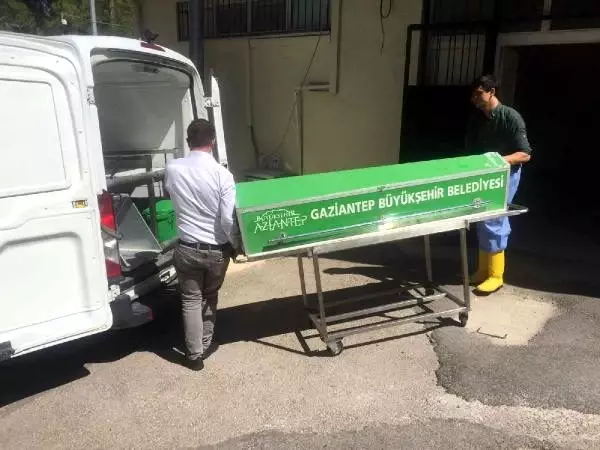 Kaçırdığı sevgilisinin yakınları tarafından bıçaklanıp öldürüldü