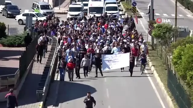 Kardelen bebek yürüyüşün ilgi odağı oldu Kardelen bebek yürüyüşün ilgi odağı oldu