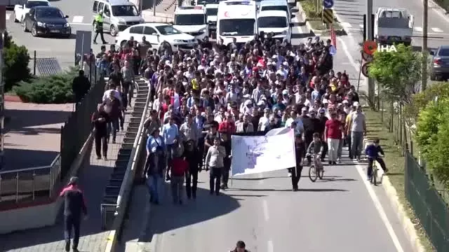Kardelen bebek yürüyüşün ilgi odağı oldu Kardelen bebek yürüyüşün ilgi odağı oldu