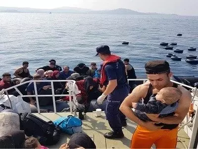 Kuşadası Körfezi'nde 30'u çocuk 85 düzensiz göçmen yakalandı