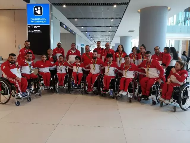 Milli sporcular 11 madalya ile yurda dündü Milli sporcular 11 madalya ile yurda dündü