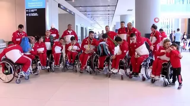 Milli sporcular 11 madalya ile yurda dündü Milli sporcular 11 madalya ile yurda dündü