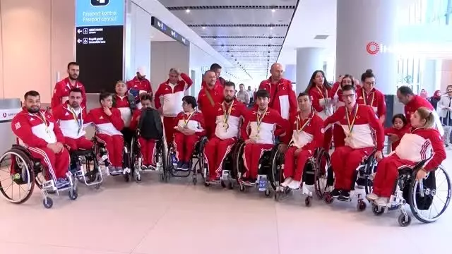Milli sporcular 11 madalya ile yurda dündü Milli sporcular 11 madalya ile yurda dündü