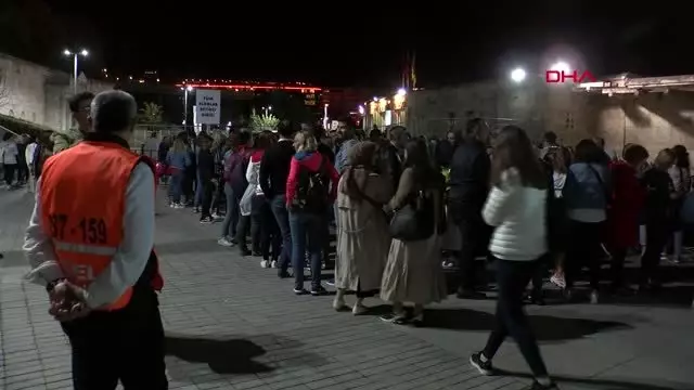 Tarkan harbiye açıkhava sahnesi'nde sevenleriyle ikinci kez buluştu Tarkan harbiye açıkhava sahnesi'nde sevenleriyle ikinci kez buluştu