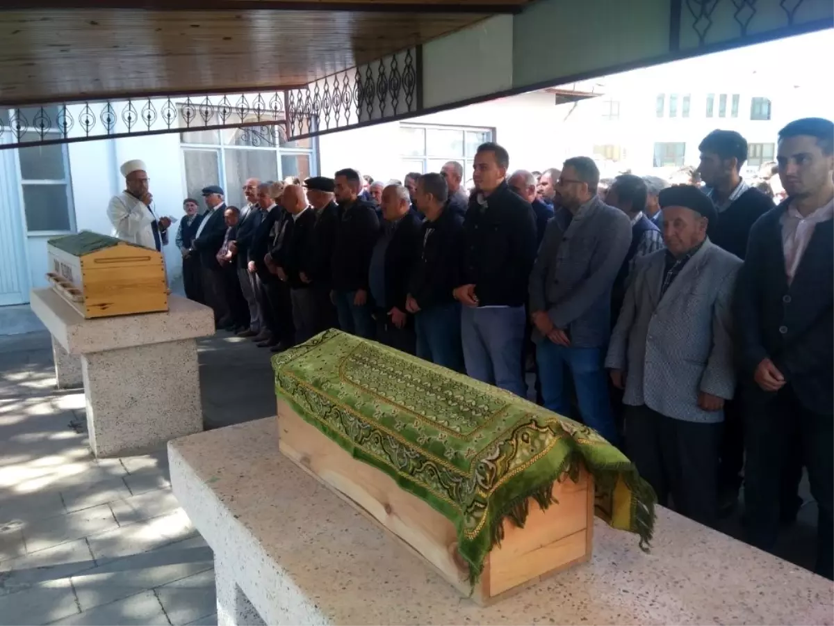 Trafik kazasında ölen minik Yusuf ve amcası son