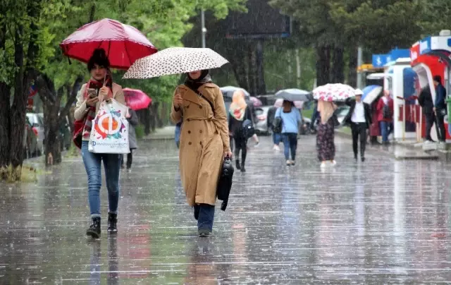 Yüksek kesimlere karın düştüğü Doğu'da hava sıcaklığı düştü