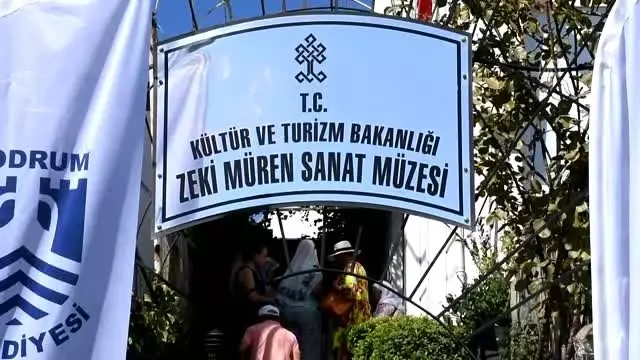 Zeki Müren Bodrum'da anılıyor