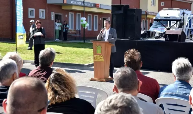 Alzheimer hastalarına Tepebaşı'nda sahip çıkılıyor Alzheimer hastalarına Tepebaşı'nda sahip çıkılıyor