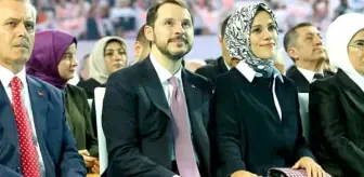 Esra Albayrak: Berat Albayrak ile eşi Esra Albayrak, ABD'de yürüyüş yaparken görüntülendi Esra Albayrak: Berat Albayrak ile eşi Esra Albayrak, ABD'de yürüyüş yaparken görüntülendi