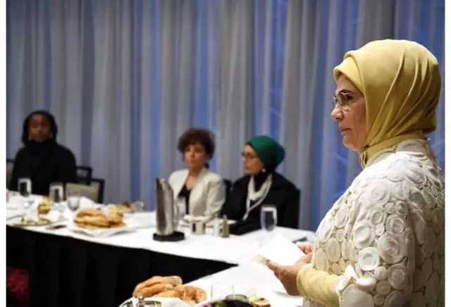 Emine Erdoğan, ABD'li Müslüman toplumun kadın temsilcileriyle buluştu Emine Erdoğan, ABD'li Müslüman toplumun kadın temsilcileriyle buluştu