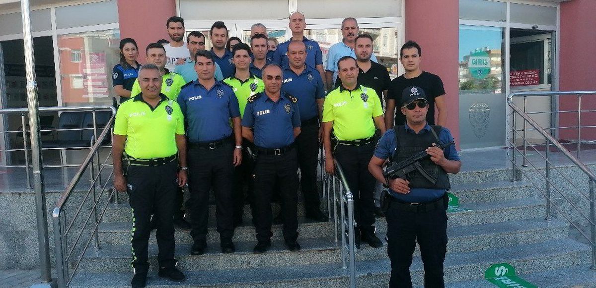 Emniyet Müdürü Mehmet Akbıyık, emniyet personeliyle vedalaştı.