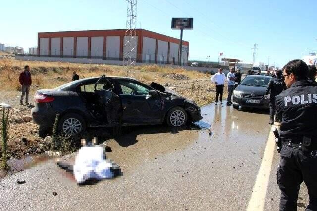 Eşini birliğine teslim edip dönerken çocuğu ile can verdi