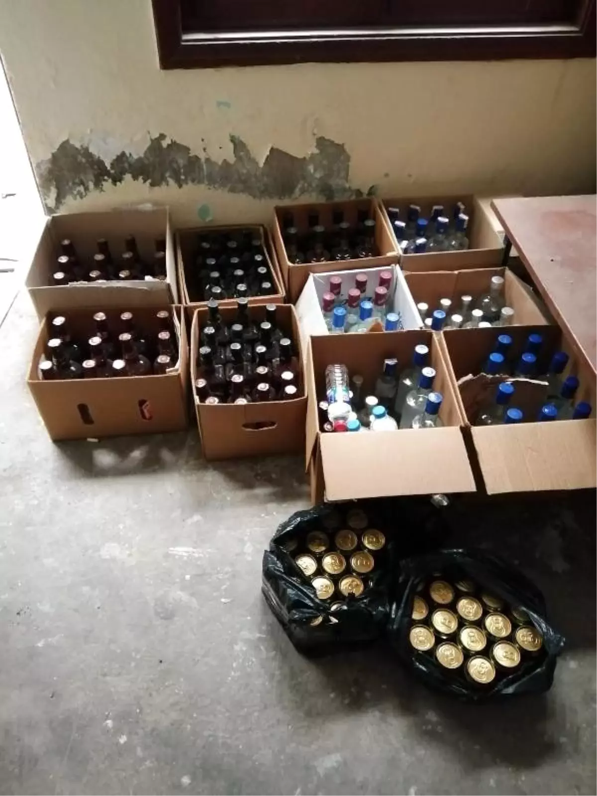 Gaziantep'te 258 şişe sahte içki ele geçirildi
