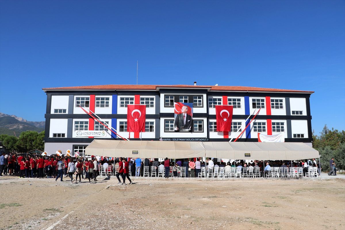 'Havva-Süleyman Yağlıca Ortaokulu' törenle açıldı