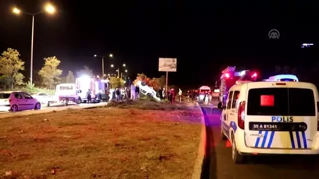 İzmir'de trafik kazası: 3 yaralı İzmir'de trafik kazası: 3 yaralı