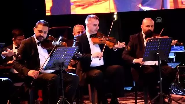 Sanat Güneşi şarkılarla anıldı