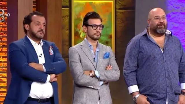MasterChef jüri üyeleri, iki takımın yemeğini beğenmeyince yarışmacılara ödül vermedi MasterChef jüri üyeleri, iki takımın yemeğini beğenmeyince yarışmacılara ödül vermedi