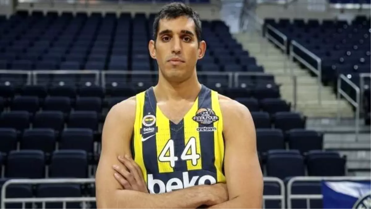 Ahmet Düverioğlu: 'Türk Milli Takımı'nın formasını giymeyi çok istiyorum'
