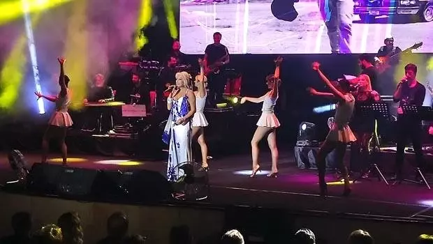 Ajda Pekkan Denizli'yi salladı
