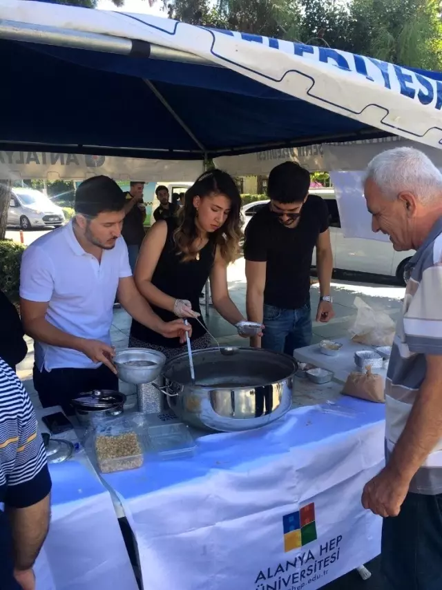 Alanya HEP Üniversitesinde aşure etkinliği düzenlendi Alanya HEP Üniversitesinde aşure etkinliği düzenlendi
