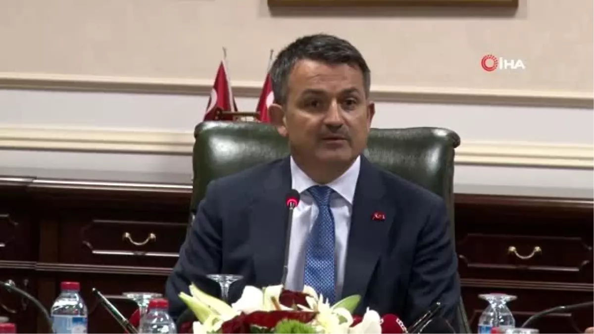 Bakan Pakdemirli: '9 numara üzümü olan üreticimize 10 liranın altında işlem yapmamasını tavsiye...