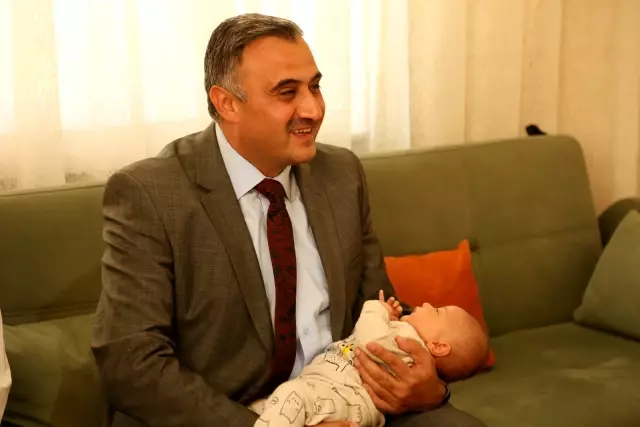 Cabbar Başkan'dan iki bininci bebeğe