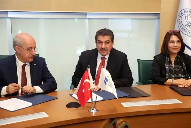 Esenler'de 'İş Birliği Protokolü' için imzalar atıldı Esenler'de 'İş Birliği Protokolü' için imzalar atıldı