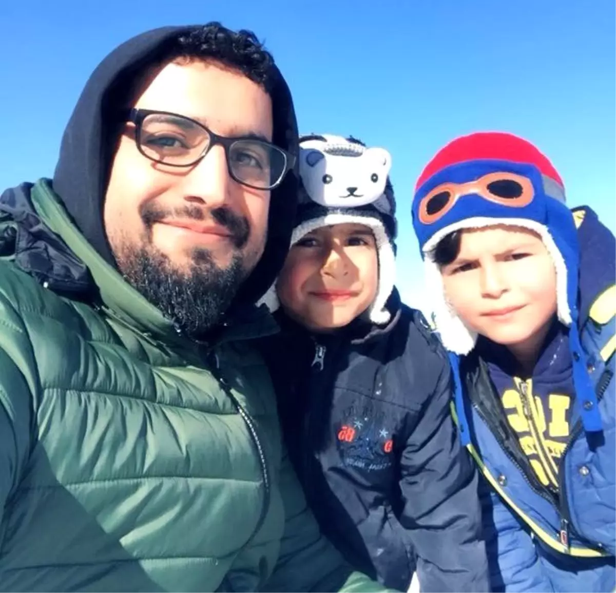 Kazada ölen baba ve üç oğlu birlikte toprağa verilecek Kazada ölen baba ve üç oğlu birlikte toprağa verilecek