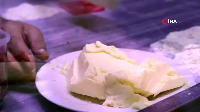 Kürtün Pidesi lezzeti ve inceliğiyle büyük beğeni topluyor Kürtün Pidesi lezzeti ve inceliğiyle büyük beğeni topluyor