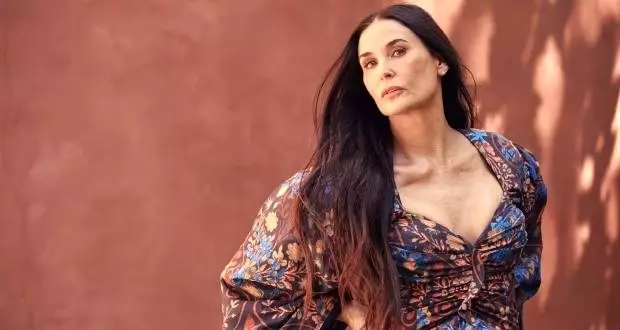 Oyuncu Demi Moore'dan korkunç itiraf: Annem 15 yaşımda uğradığım cinsel istismara göz yumdu