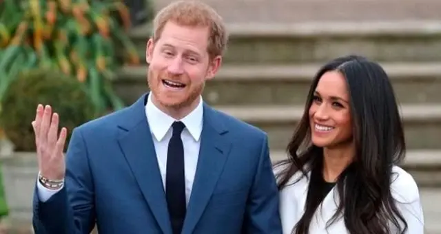 Prens Harry'nin eşi Meghan Markle cami ziyareti amaciyla başörtü taktı