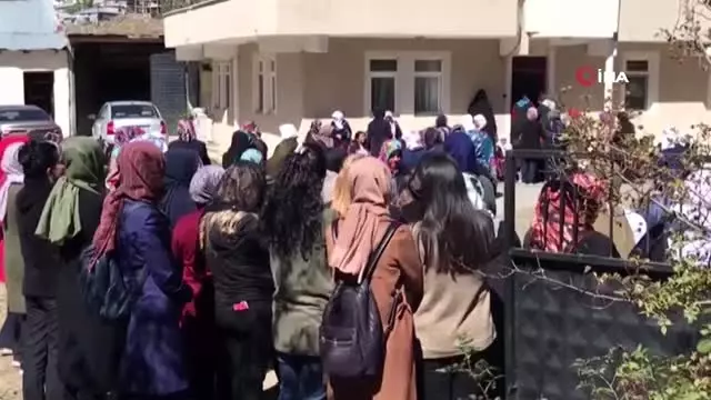 Sivas'ta kazada hayatını kaybeden küçük Umut babasıyla aynı mezara defnedildi Sivas'ta kazada hayatını kaybeden küçük Umut babasıyla aynı mezara defnedildi