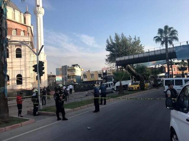 Adana'da çevik güç polisine hücum sonrası olay yerinden evvel görüntüler