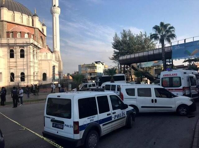 Adana'da çevik güç polisine hücum sonrası olay yerinden evvel görüntüler