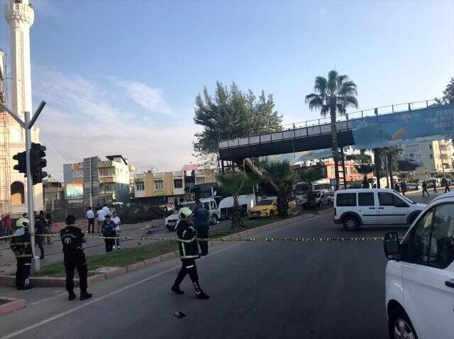 Adana'da çevik güç polisine hücum sonrası olay yerinden evvel görüntüler