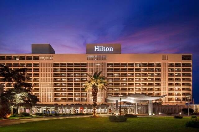 Aydın Doğan Hilton Bosphorus'u satışa çıkardı