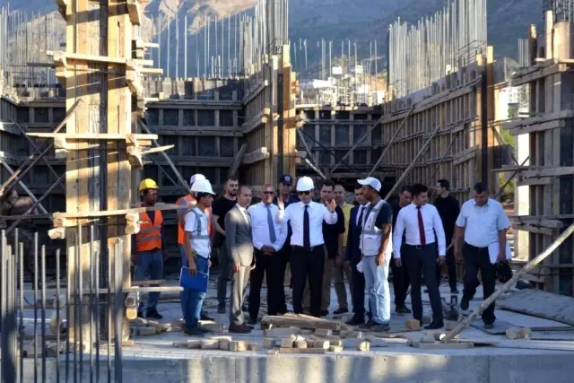 Batman Valisi Şahin, Sason'da incelemelerde bulundu Batman Valisi Şahin, Sason'da incelemelerde bulundu