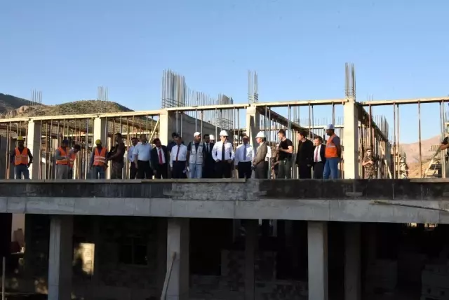 Batman Valisi Şahin, Sason'da incelemelerde bulundu Batman Valisi Şahin, Sason'da incelemelerde bulundu
