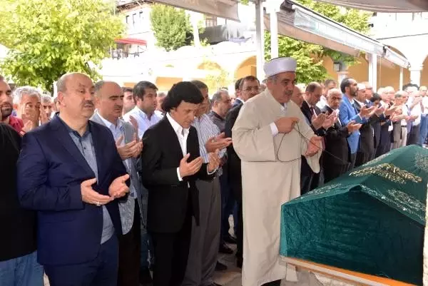Bddk başkanı akben'in annesi vefat etti (2) Bddk başkanı akben'in annesi vefat etti (2)
