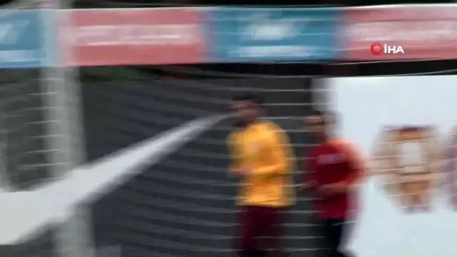 Belhanda, derbiye maskeyle hazırlanıyor Belhanda, derbiye maskeyle hazırlanıyor