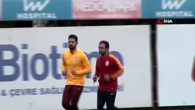 Belhanda, derbiye maskeyle hazırlanıyor Belhanda, derbiye maskeyle hazırlanıyor