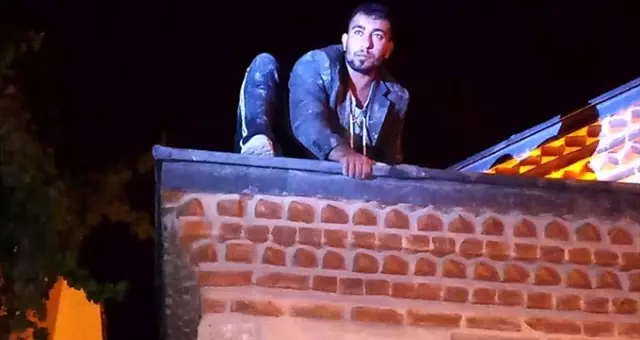 Camideki Mermi levhaları çalmaya çalışan hırsızlar suçüstü yakalandı