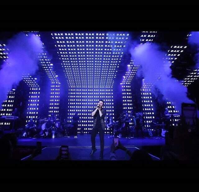 Dansları ve performansıyla Harbiye'ye damga vuran Tarkan'ın konserinden muhteşem kareler